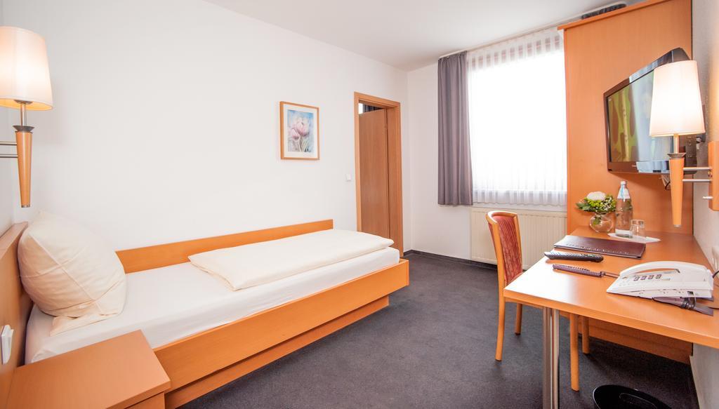 Hotel Hollmann Halle  Buitenkant foto